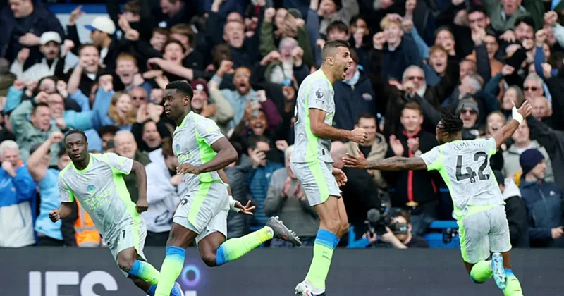 Premier Lig de Arsenal kaybetti, Manchester City umutlandı