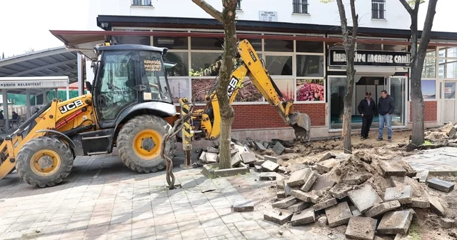 İhsaniye eski köy meydanı modern bir görünüme kavuşuyor Bursa Haberleri