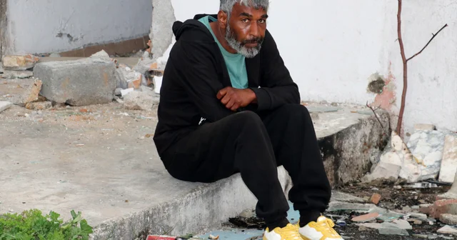 Felç geçiren kamyon şoförü, sokakta yaşam mücadelesi veriyor Antalya Haberleri