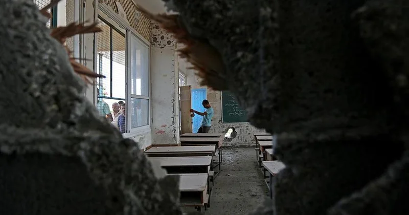 Soykırımcı İsrail, Batı Şeria da okula giden Filistinli öğrencilere ses ve gaz bombası attı