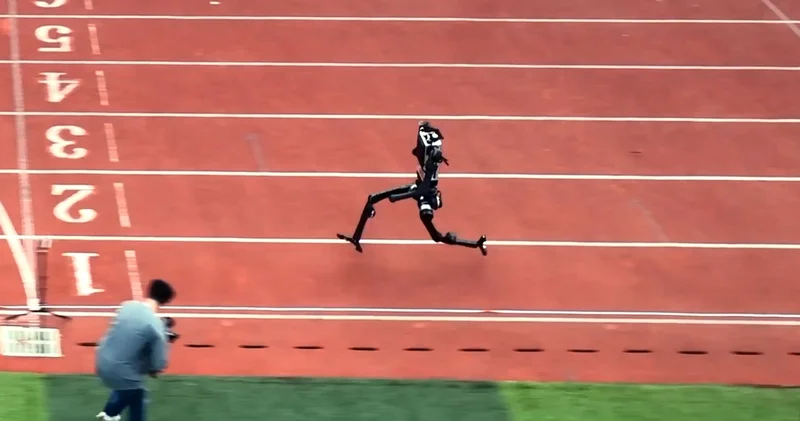 Çinli insansı robot Usain Bolt un hızına ulaştı Teknoloji Haberleri