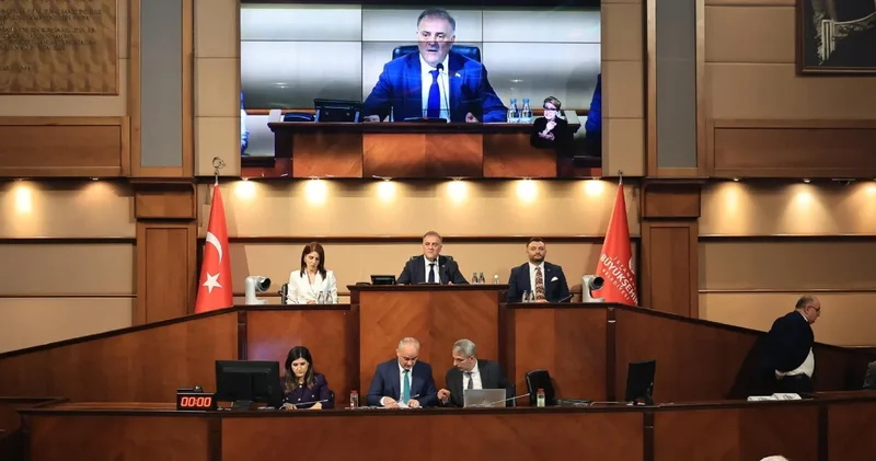 İBB Meclisi’nde Nuri Aslan dan mühürsüz oy resti: Burada atı alan Üsküdar’ı geçemez