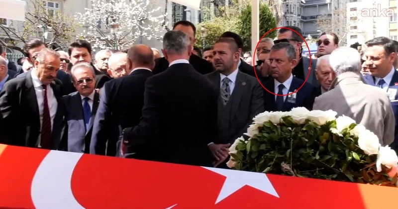 Hüsamettin Cindoruk un cenazesinde soğuk rüzgarlar! Kimse birbirine selam vermedi