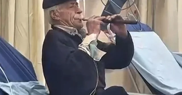 Acımı hafifletiyor deyip acil serviste zurna çaldı Kars Haberleri