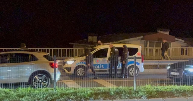 Dur ihtarına uymayan alkollü sürücü polis aracına çarptı: 3 gözaltı Kovalamaca Alaplı girişinde sona erdi Zonguldak Haberleri