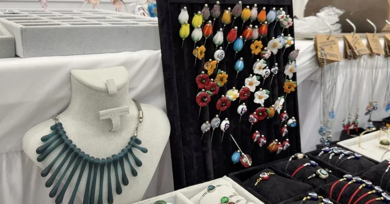 Doktoru hobi edinmesini tavsiye etti, cam işleme sanatı mesleği oldu