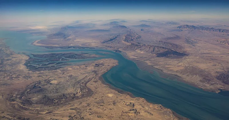 Hürmüz: Savaş ile barışın arasındaki 33 kilometre