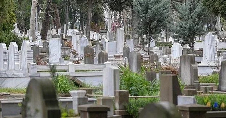 İstanbul Valiliği nden mezarlıklarla ilgili yeni karar: İlgili kurumlara yazı gönderildi