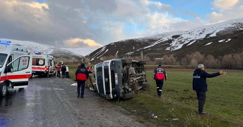 Bitlis te minibüsün devrilmesi sonucu 11 kişi yaralandı