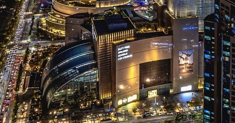 Dünyanın en büyüğü: İçinde yok yok, gezmek günler sürüyor