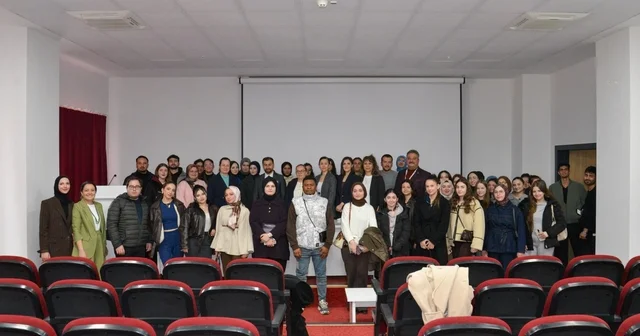 Bilecik İl Sağlık Müdürü Dr. Ferhat Damkacı bilgi ve tecrübelerini öğrencilerle paylaştı Bilecik Haberleri