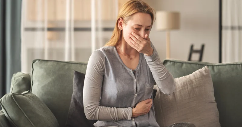 Kalp krizi kadınlarda bu belirtiyle geliyor Haberler Sağlık Haberleri