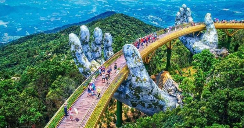 Pasaportunu alan koşa koşa gidiyor: Türk lirası bu ülkelerde değerine değer katıyor