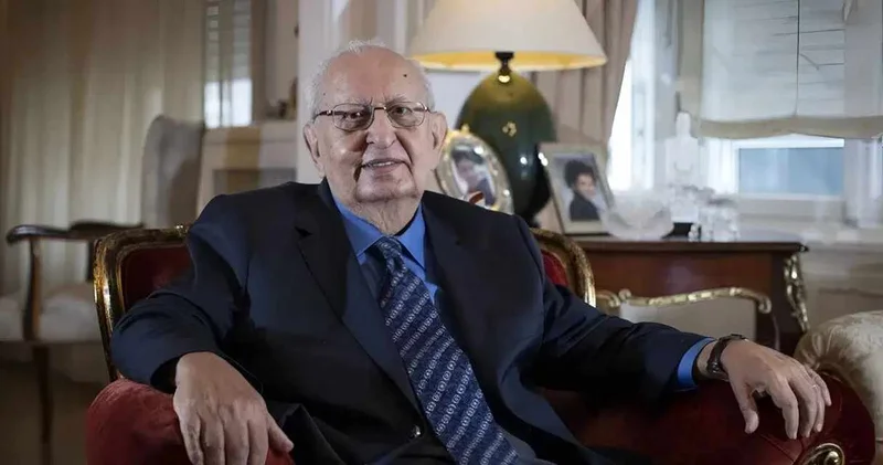 Hüsamettin Cindoruk son yolculuğuna uğurlanıyor