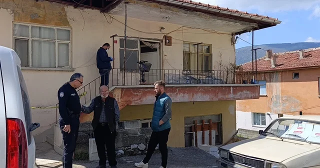 Aynı evde 11 yıl arayla karbonmonoksit faciası: Baba ve oğlu ölü bulundu Amasya Haberleri