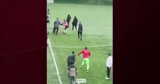 TFF 3. Ligde küme düşme acısı sahaya tekme tokat olarak yansıdı! Çayelinde Olaylı Gece