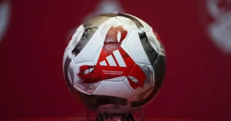 Süper Lig de zirve karıştı! İşte şampiyonluk mücadelesi veren takımların kalan maçları