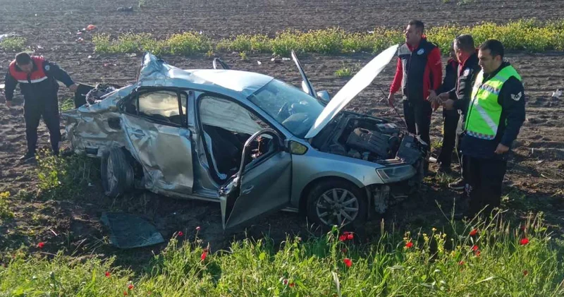 Akaryakıt tankeriyle çarpışan otomobil sürücüsü hayatını kaybetti