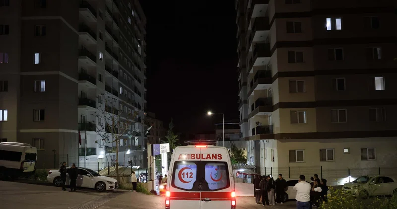 İzmir’de 28 öğrenci, gıda zehirlenmesi şüphesiyle hastaneye kaldırıldı Son dakika haberleri