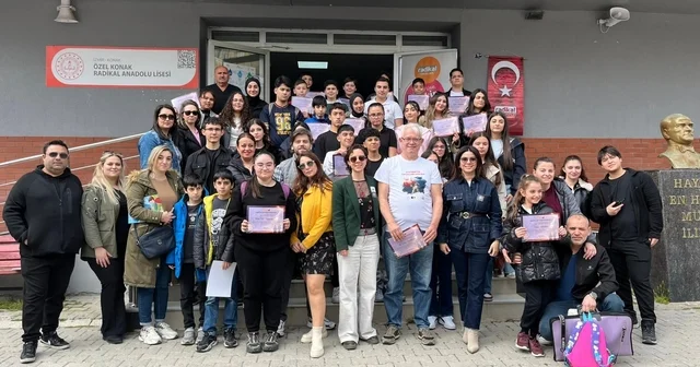 İzmir de öğrenciler Uluslararası Uzay İstasyonu ile telsiz bağlantısı kurdu Öğrenciler uzaydan gelen telsiz sinyallerini görüntüye dönüştürdü İzmir Haberleri