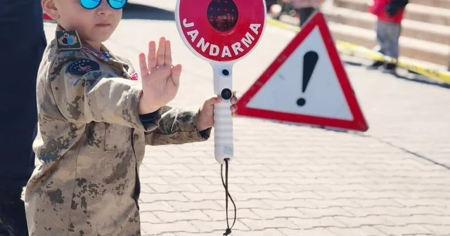 Kırşehir de anaokulu öğrencilerine trafik kuralları anlatıldı Kırşehir Haberleri