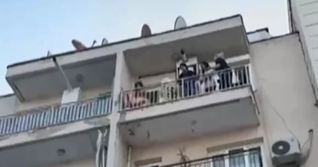 Manisa’da çamaşır makinesi alev aldı VİDEO İZLE