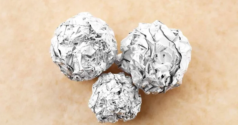 Fırın tepsisine 3 tane alüminyum folyo topu koyun: Sonuca şefler bile şaşırıyor Sözcü Gazetesi