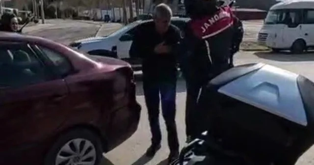 Jandarmanın hızlı refleksi hayat kurtardı Kalp krizi geçiren vatandaşın imdadına jandarma yetişti Kocaeli Haberleri