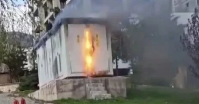 Kahramanmaraş ta trafoda yangını paniği: Patlama anı kamerada VİDEO İZLE