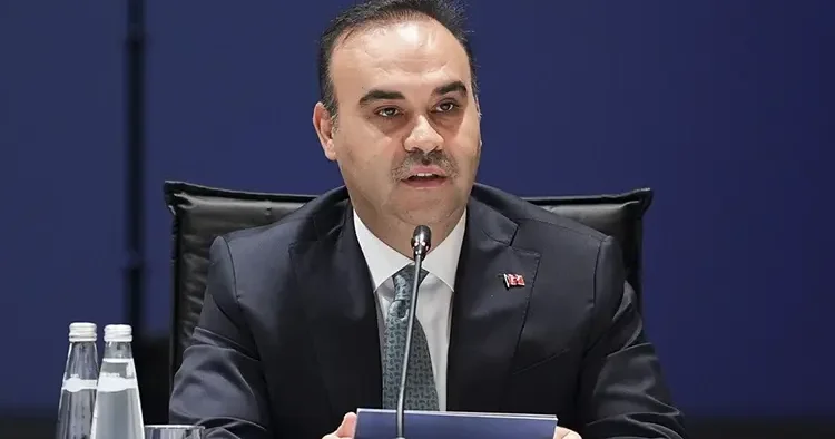 Bakan Kacır: 5 bin 800 ürünün Türkiye’ye girişi engellendi