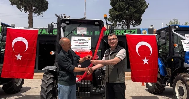 Mut ta orman köylüsüne traktör desteği Mersin Haberleri