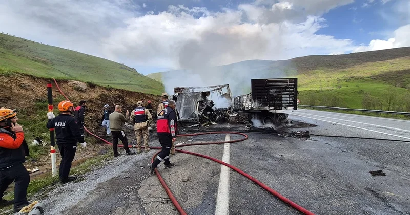 Çarpışan TIR lar alev aldı, 2 şoför yanarak can verdi Sözcü Gazetesi
