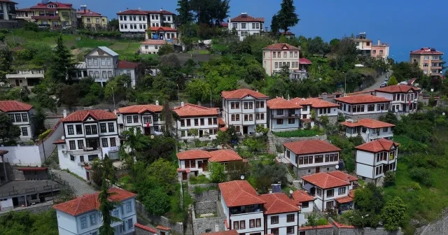 Trabzon’daki tarihi Orta Mahalle Osmanlı’dan kalan dokusuyla ziyaretçilerini ağırlıyor VİDEO İZLE