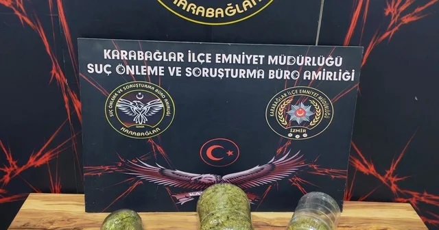İzmir de 16 yıl hapisle aranan zehir taciri 2 kilo uyuşturucuyla yakalandı İzmir Haberleri