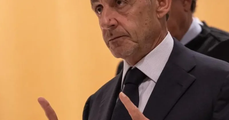Fransa eski Cumhurbaşkanı Sarkozy için 7 yıl hapis cezası istemi