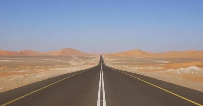 Dünyanın en düz yolu: Tam 256 kilometre boyunca tek bir viraj bile yok Sözcü Gazetesi