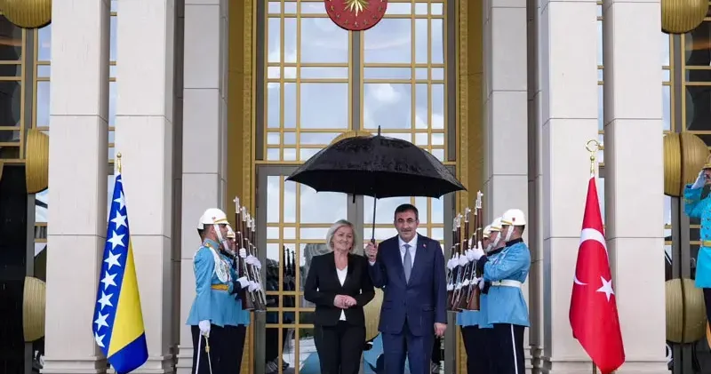 Cumhurbaşkanı Yardımcısı Yılmaz, Bosna Hersek Başbakanı Krişto ile görüştü