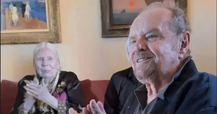 Hayranları yıllardır inzivada olan efsane oyuncunun yolunu gözlüyor… 90 yaşında gizlice geri dönme planları yapıyor