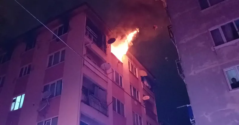 Bursa’da apartman dairesinde çıkan yangın söndürüldü