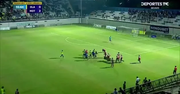 Honduras Ligi nde feci sakatlık sonrası sahadaki herkes gözyaşlarına boğuldu