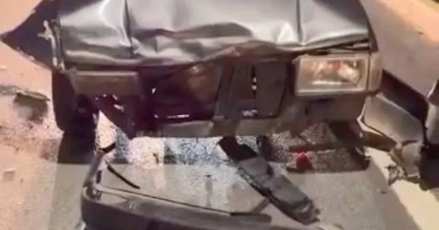 Makas atarken otomobile arkadan çarptı... Kaza anı kamerada Tofaş marka otomobil makas atarken kazaya karıştı: 2 yaralı Elazığ Haberleri