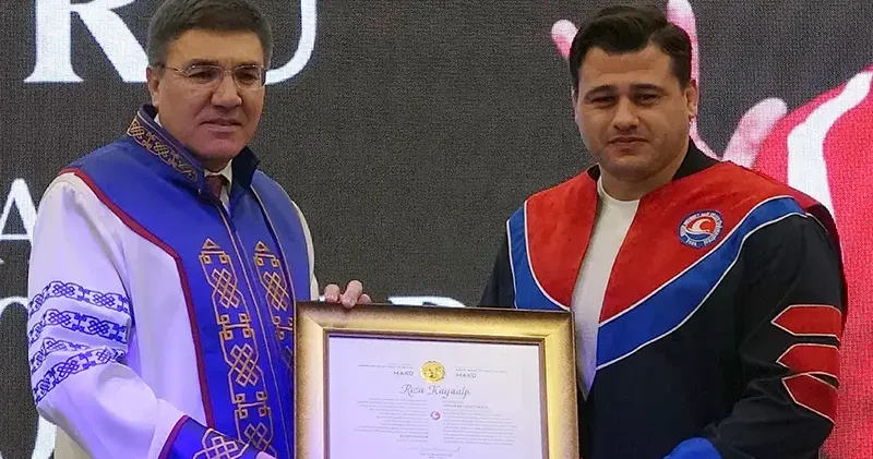 Milli güreşçi Rıza Kayaalp e fahri doktora unvanı