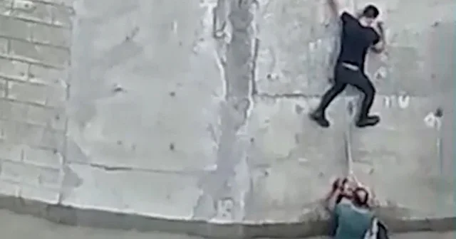 Artvin’de film gibi kurtarma operasyonu: Dereye düşen çocuk için seferber oldular VİDEO İZLE