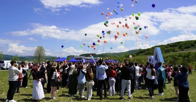 Küçük öğrenciler üniversitede eğlendi BARÜ de 12.Geleneksel Öğretmenim Şenliği çeşitli etkinliklerle kutlandı Bartın Haberleri