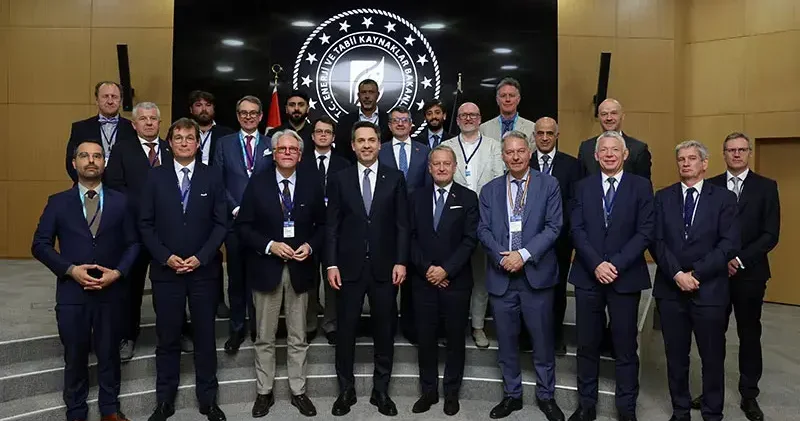 Bakan Bayraktar, Belçika Başbakan Yardımcısı Prevot ile görüştü
