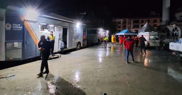 Sel meydana gelen Havza da ekipler için seyyar mutfak oluşturuldu Samsun Haberleri