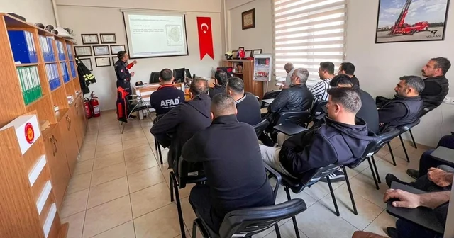 İtfaiye personeline yönelik eğitimler sürüyor Erzincan Haberleri