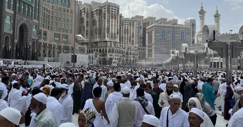 Suudi Arabistan: Hac için ülkeye gelenlerin sayısı 860 bini aştı