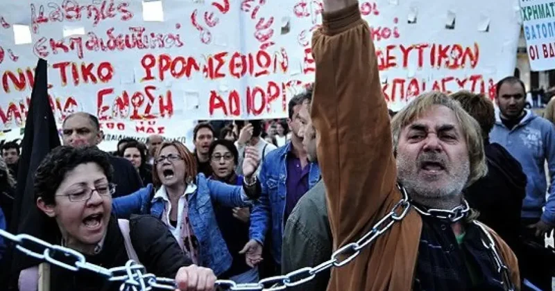 Ekonomik krizle boğuşan komşuya AB den ‘Akropolis’ şoku: Borcu kapatmak için satın