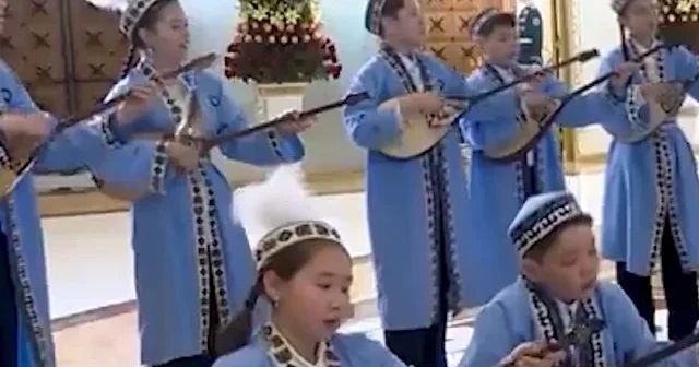 Cumhurbaşkanı Erdoğan Kazakistan da Dombra ile karşılandı VİDEO İZLE